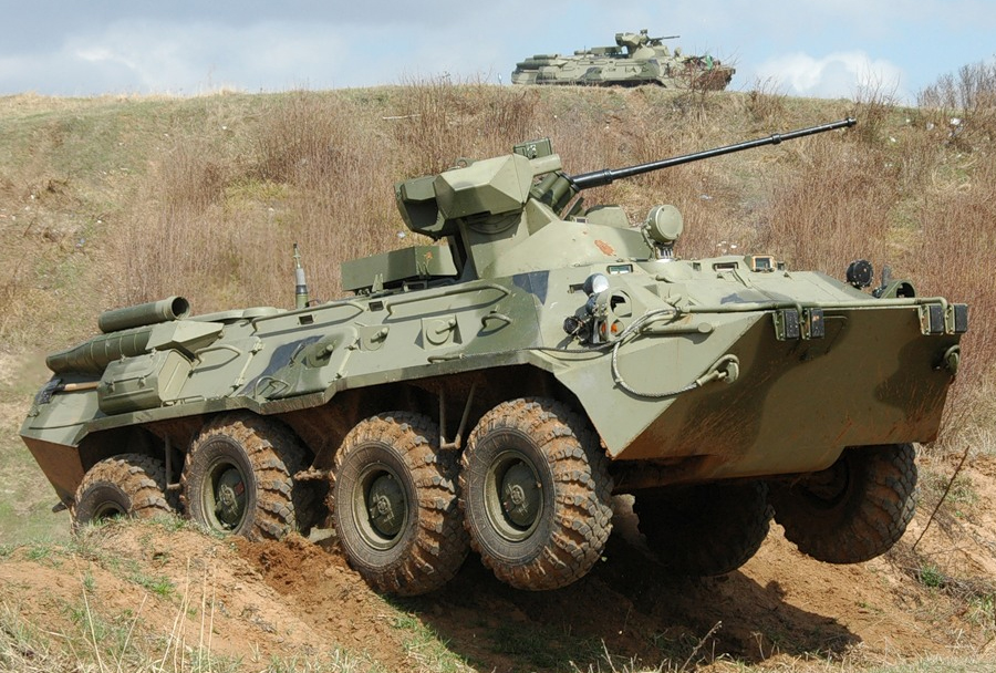 Osemkolesno oklepno vozilo BTR-82A