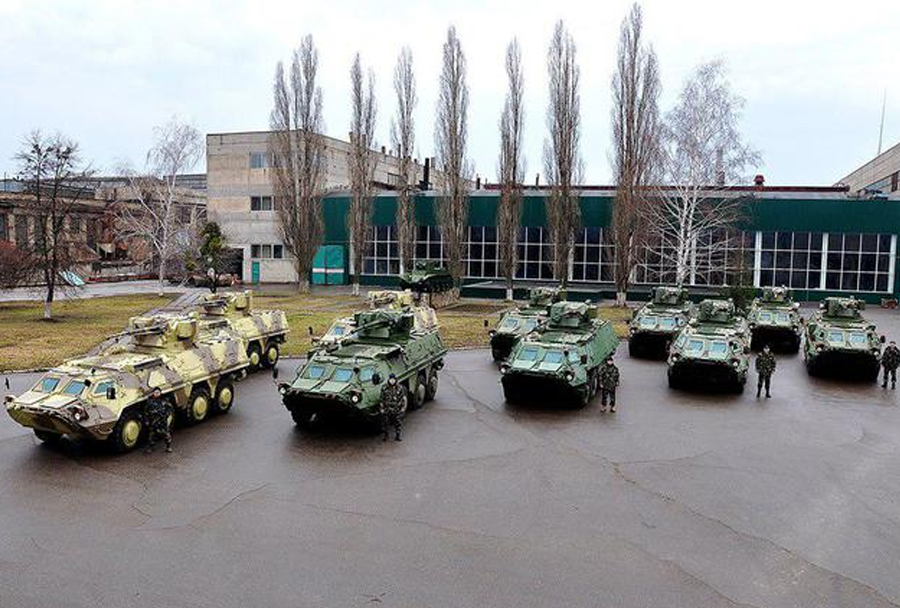 Oklepniki BTR-4 za ukrajinsko Nacionalno gardo