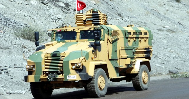 Turško protiminsko zaščiteno oklepno vozilo (MRAP) BMC kirpi 4x4