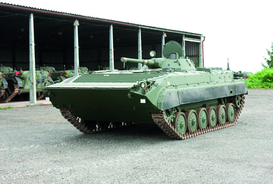 Gosenično oklepno vozilo BMP-1