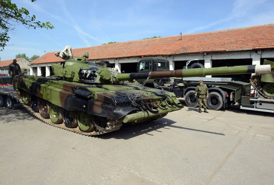 Srbska vojska dobila nove vlačilce za transport tankov