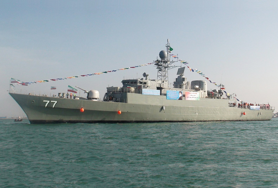 Iranska fregata Damavand (77)
